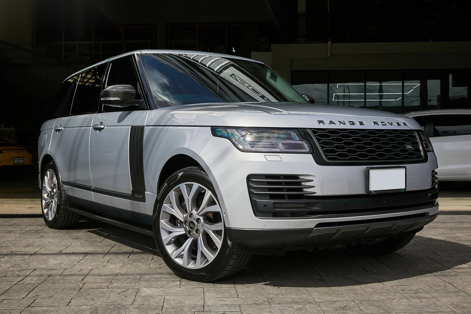 ชุดแต่ง RANGE ROVER VOQUE Range Rover Vogue x StarTech Prodrive Shop