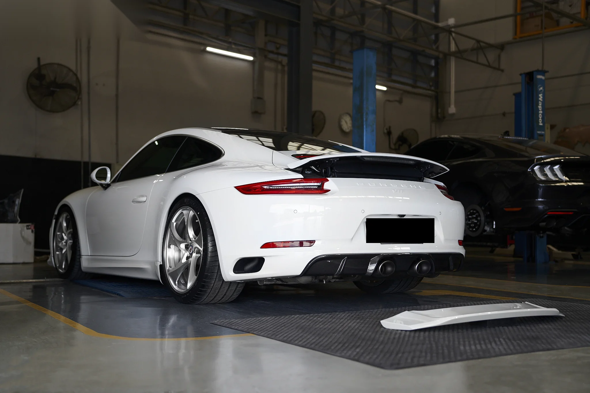 ชุดแต่ง PORSCHE 991.2 SERIES Porsche Carrera 991.2 x สปอยเลอร์หลัง Sport Design Prodrive Shop