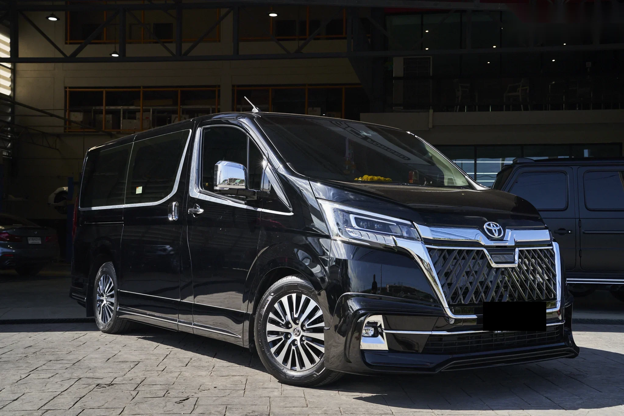 ชุดแต่ง TOYOTA Majesty Toyota Majesty x WALD International Prodrive Shop