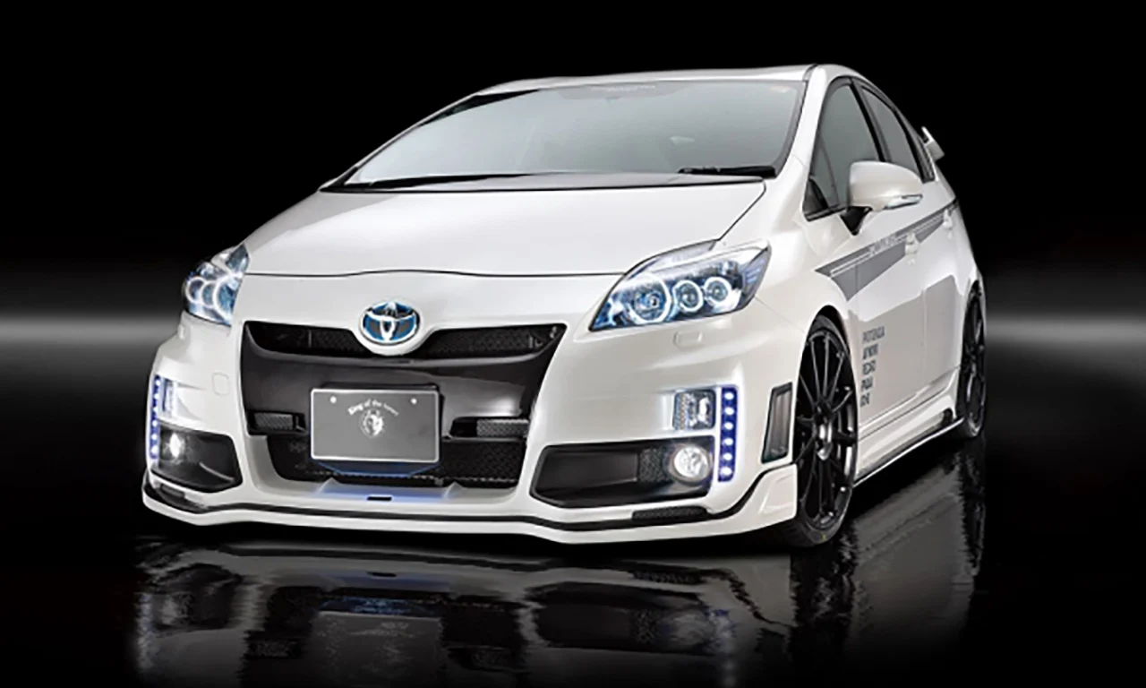 ชุดแต่ง TOYOTA 30 PRIUS MODEL Bumper type ZVW30 2008.05~2011.11 CROSS+BLAZE Rowen Japan