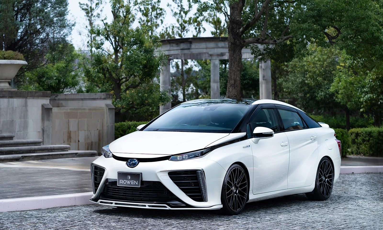ชุดแต่ง TOYOTA MIRAI JPD10 2014.11~Rowen Japan
